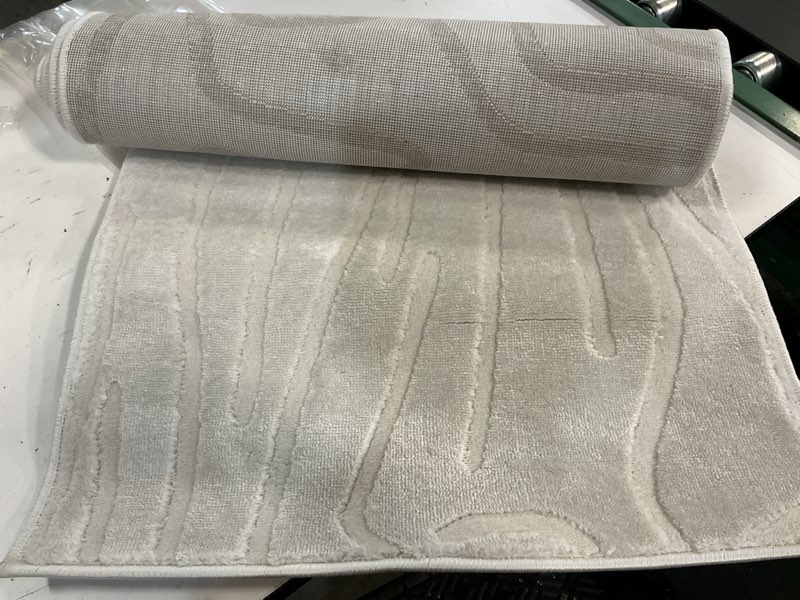 Condition photo showing Good Condition for jonathan y graphic lines high-low runner rug 2x8 white/cream, alcina modern scandinavian for living room, bedroom, kitchen, easy-cleaning, high traffic, pet-friendly, non-shedding snd102b-28