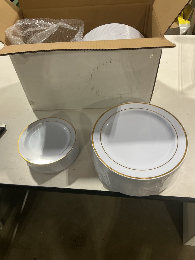 Condition photo showing Good Condition for noccur 200pcs gold plastic plates - 100 dinner / 100 dessert disposable plates heavy duty - ideal for wedding/party/new year gold 200pcs
