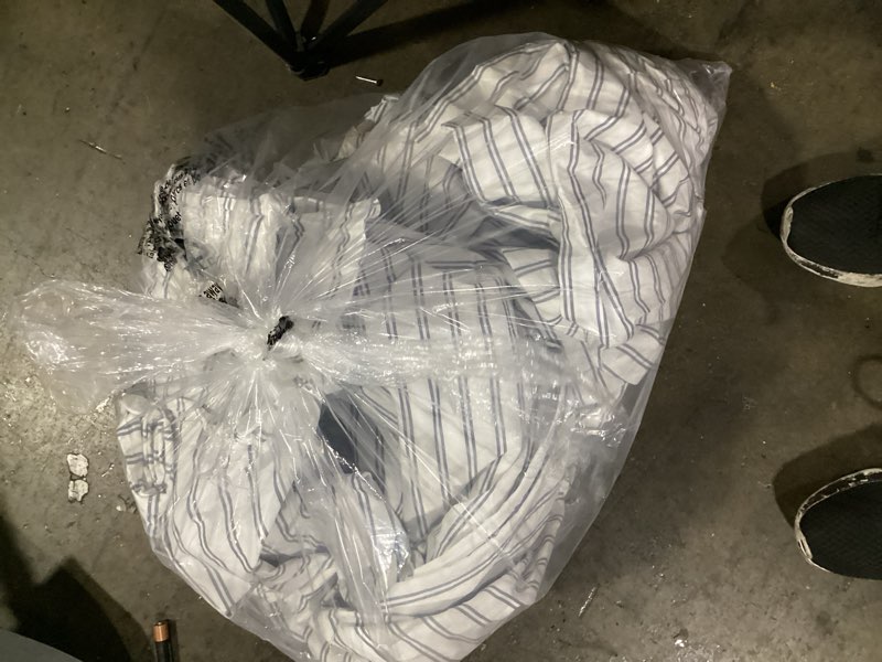 Condition photo showing Good Condition for duvet cover stripe quince set king