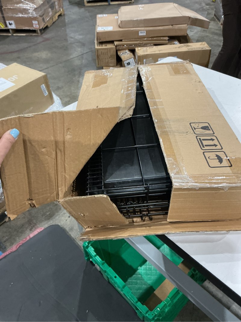 Condition photo showing Good Condition for amazon basics portable, foldable metal wire dog crate with removable tray, double door, divider panel, easy to assemble, 22 x 13 x 16 in, black 22.0"l x 13.0"w x 16.0"h double door w/ divider