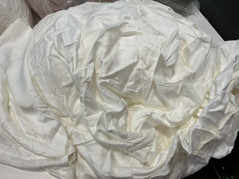 Condition photo showing As Is for quince bamboo deluxe bedding bundle, queen, white(incomplete 1 piece)