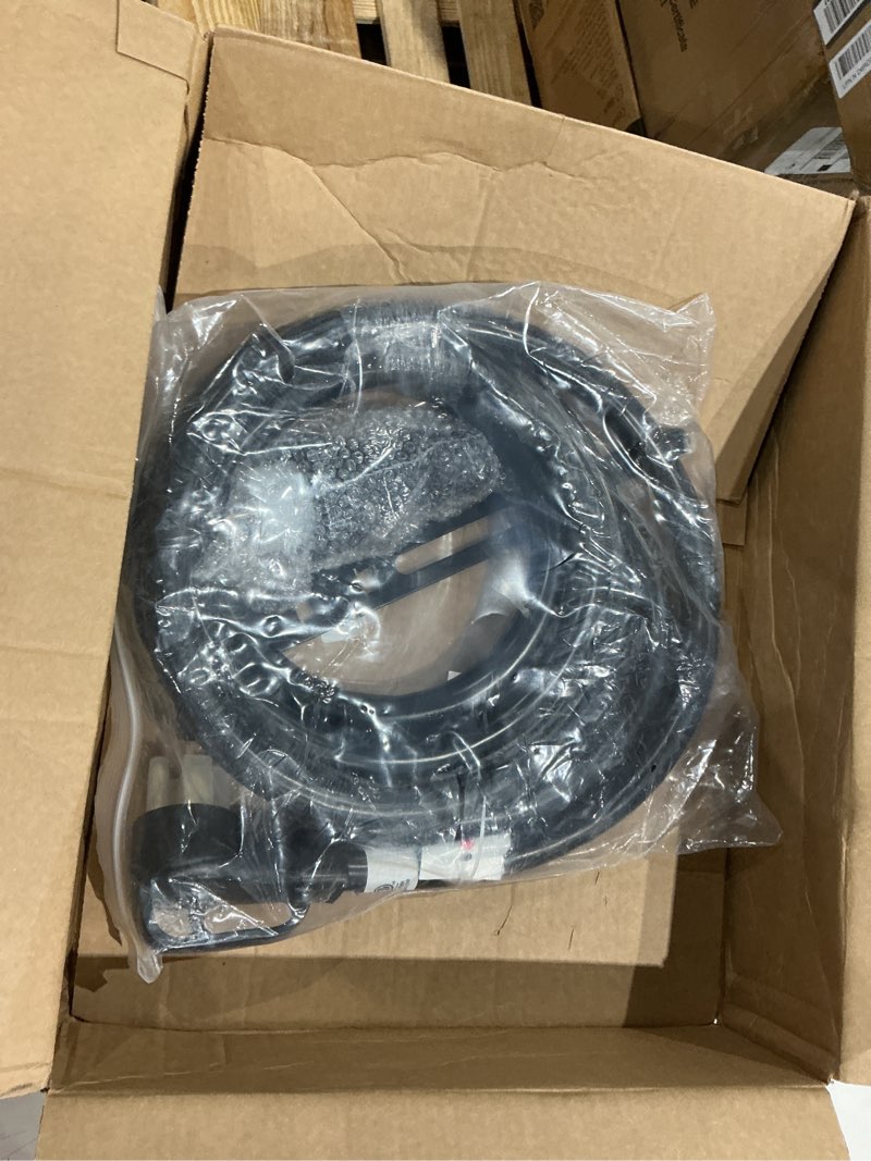 Condition photo showing Good Condition for Untitled Item
