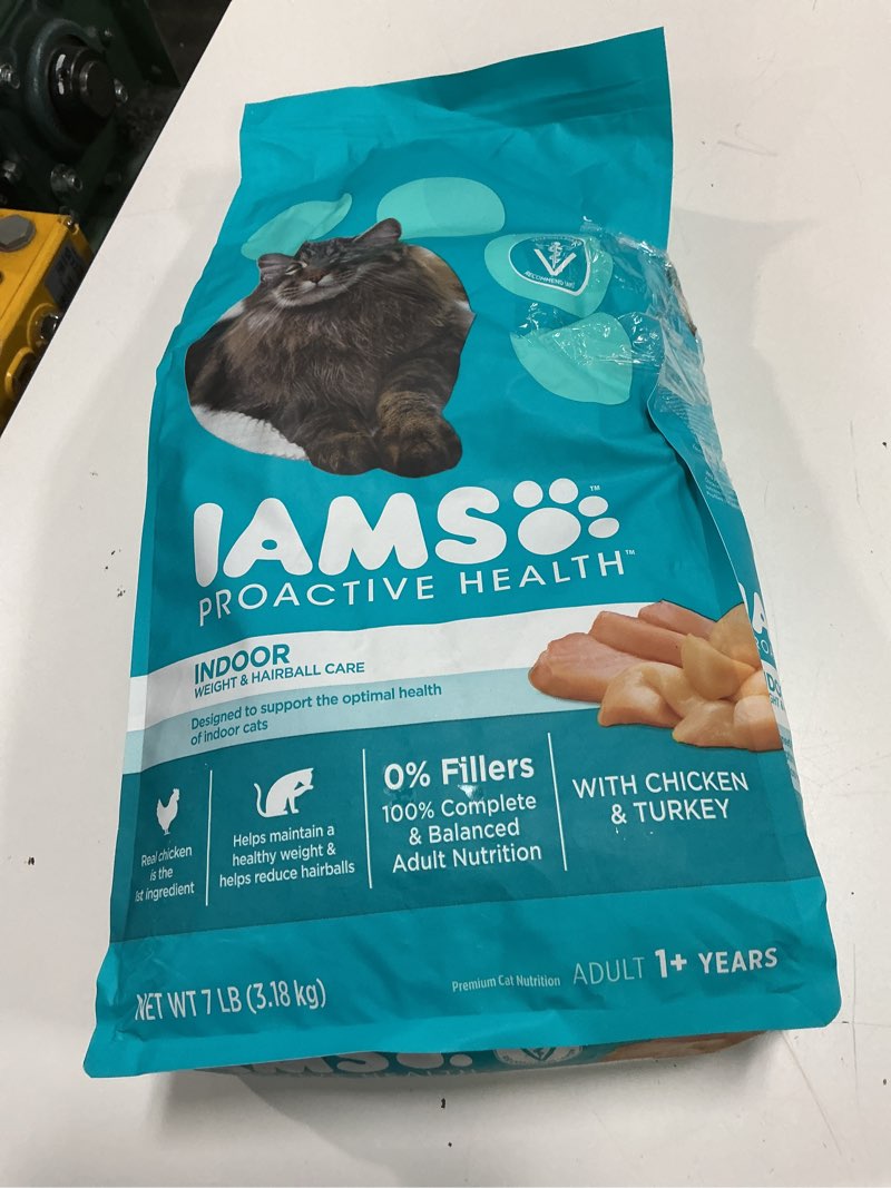 Condition photo showing As Is for (best by aug 04, 2027) iams proactive health adult natural dry cat food 5 lb