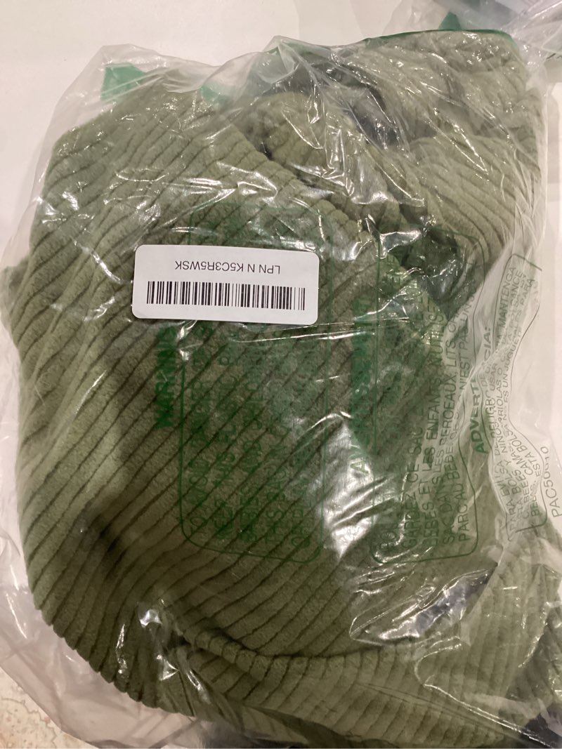 Condition photo showing Good Condition for Couch Cushion Covers, Comfort Soft Magic Sofa Covers Washable Stretch Resistant Slipcovers for Sectional and L Shaped Seats Furniture Protectors for Pets (2 Seaters Covers, Green) Green 2 Seat Covers S