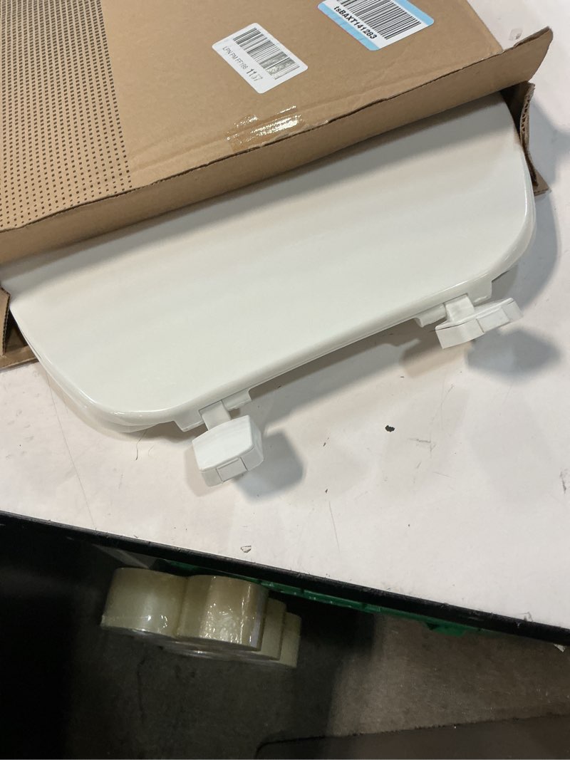 Condition photo showing Good Condition for bemis 170 durable plastic toilet seat, elongated, white