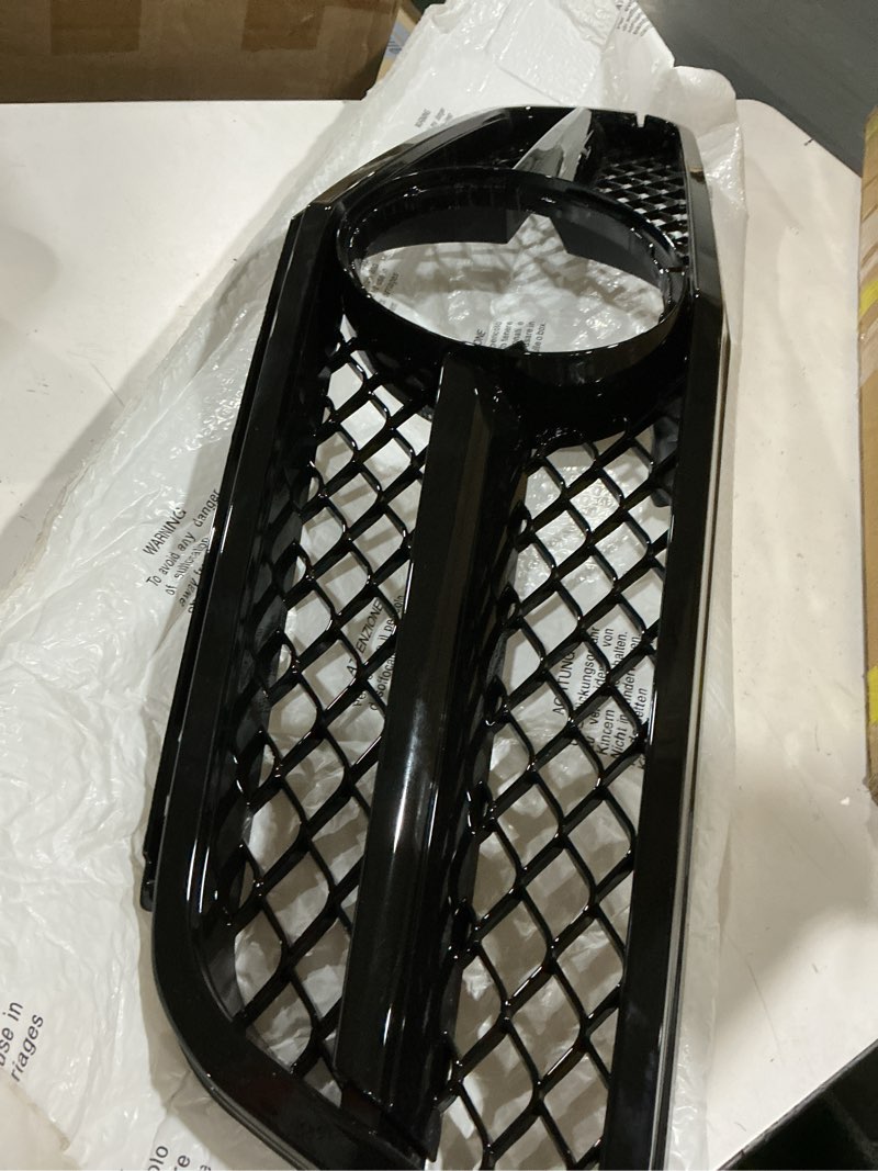 Condition photo showing Good Condition for front grille for mercedes benz w204 c class c250 c300 c350 amg style gloss black grill 2008-2014