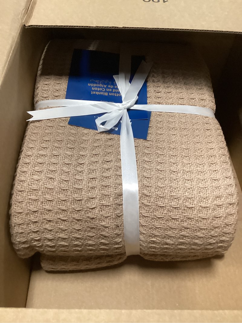 Condition photo showing New/Like New for Bedsure Gentlesoft 100% Cotton Blanket Twin XL Size for College Dorm - Breathable and Soft for Spring Summer, Waffle Weave Twin Blanket for Bed, Dorm Room Essentials, Light Brown, 66x90 inches 10 - Light Brown Twin XL (66" x 90")