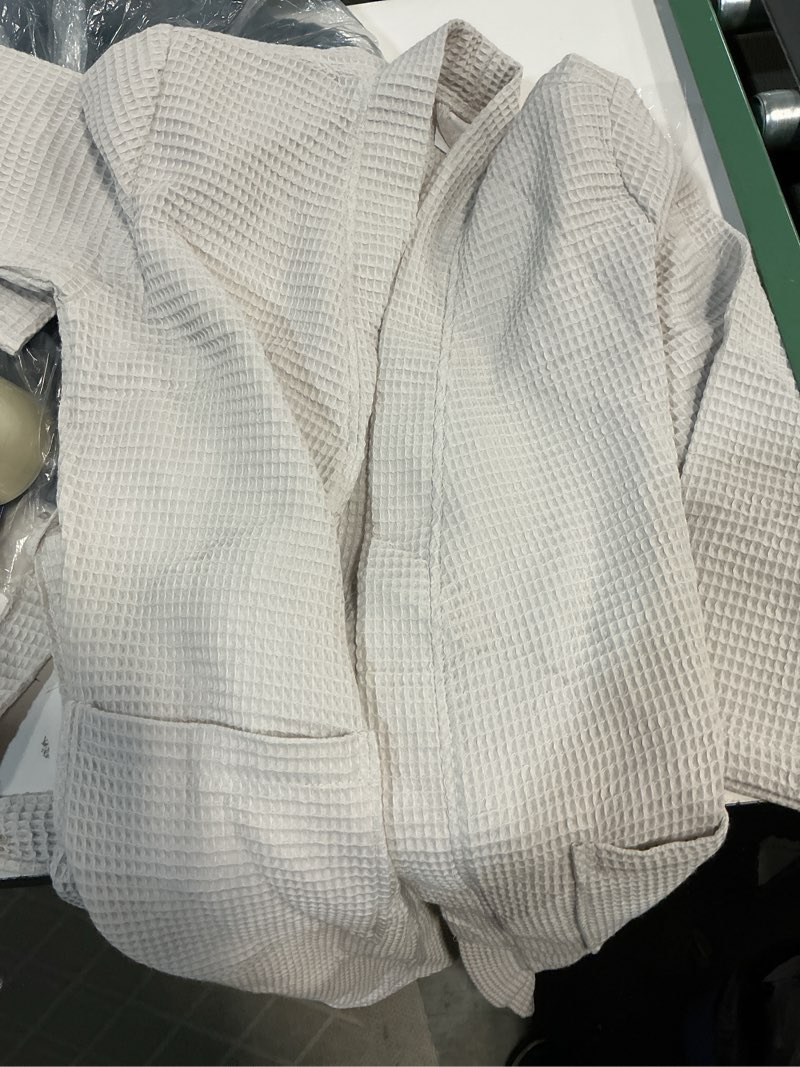 Condition photo showing New/Like New for the organic turkish cotton waffle robe size colour: silver (size m)
