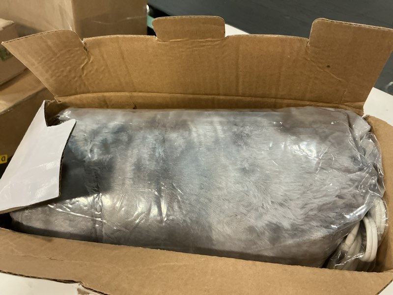 Condition photo showing Good Condition for Homemate Heated Blanket Electric Throw - 50"x60" Heating Blanket Throw 1/2/4/6/8 Hours Auto-Off 10 Heat Levels Over-Heat Protection Luxury Faux Fur Sherpa ETL Certification 01 - Grey 50"x60"