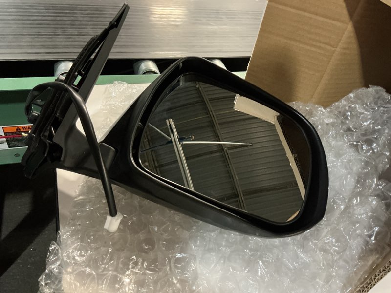 Condition photo showing Good Condition for passenger side mirror compatible with 2008-2013 toyota highlander 3pins with power glass manual folding black right side view mirrors replace to1321245 black right-3pins