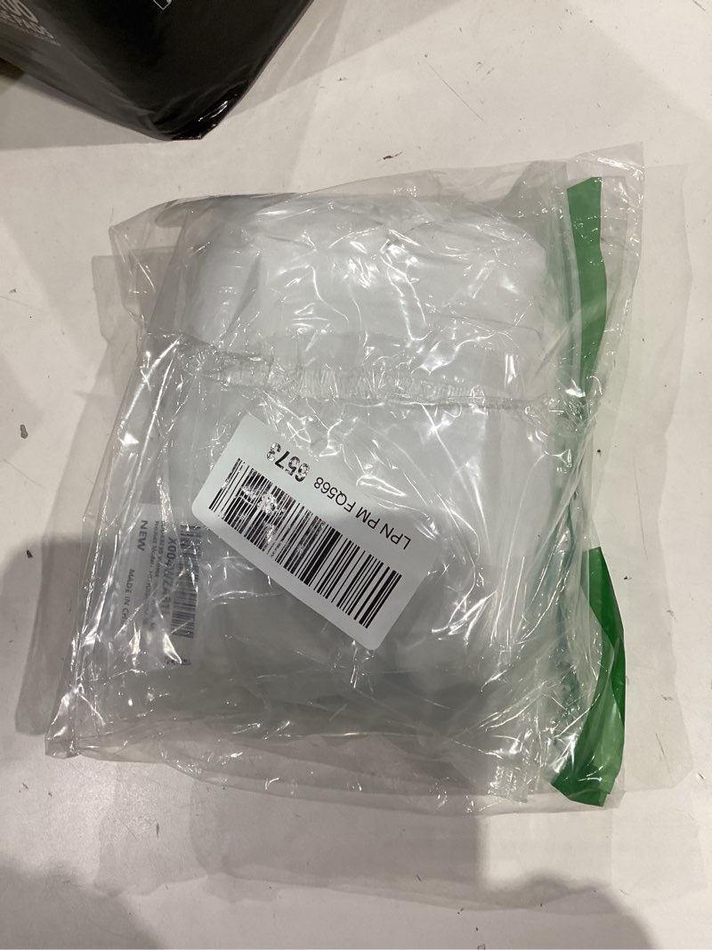 Condition photo showing Good Condition for SUUKSESS Women Double Lined Fitted Basic T Shirts Crew Neck Long Sleeve Crop Top Medium Padded Snow White