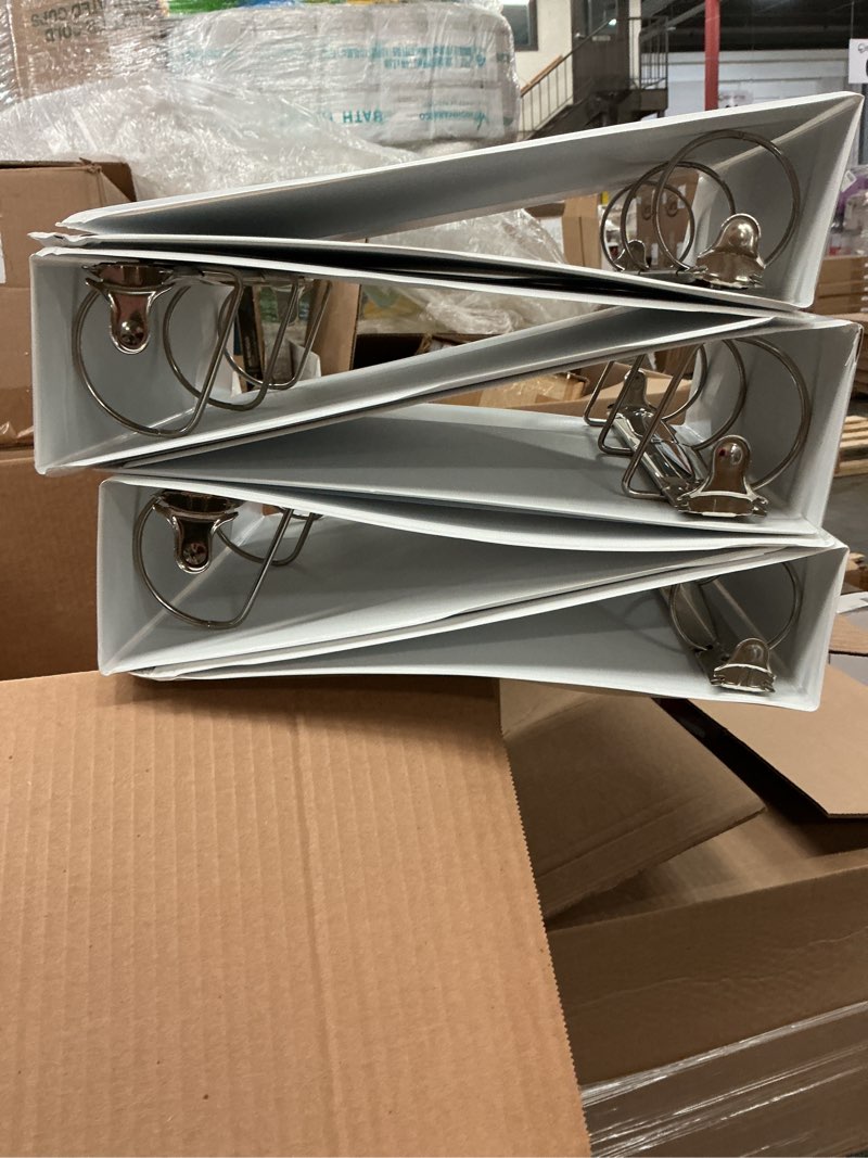 Condition photo showing Good Condition for set of 5, 3 ring view binders (3 d ring and 2 round ring)