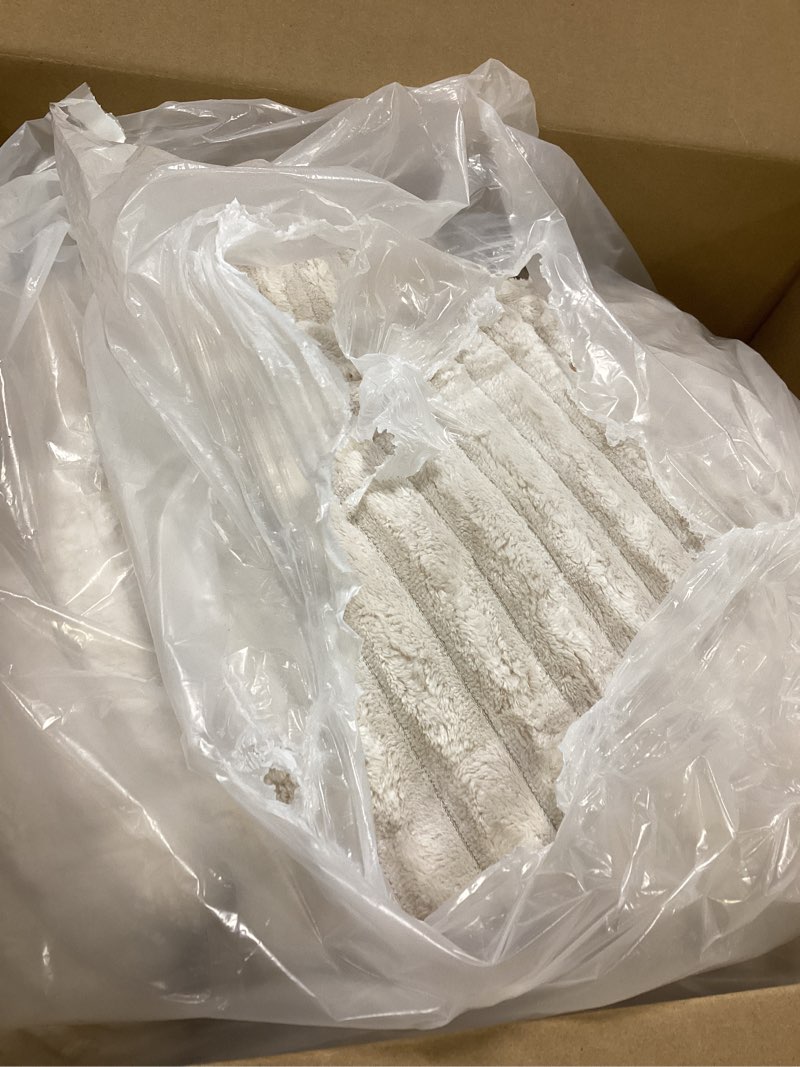 Condition photo showing As Is for Geniospin King Size Comforter Set Ivory, Ultra-Soft Microplush Fleece Bedding Sets, Reversible 3-Piece Comforters Set for All Season, Warm & Cozy (Ivory, 102''x90'')