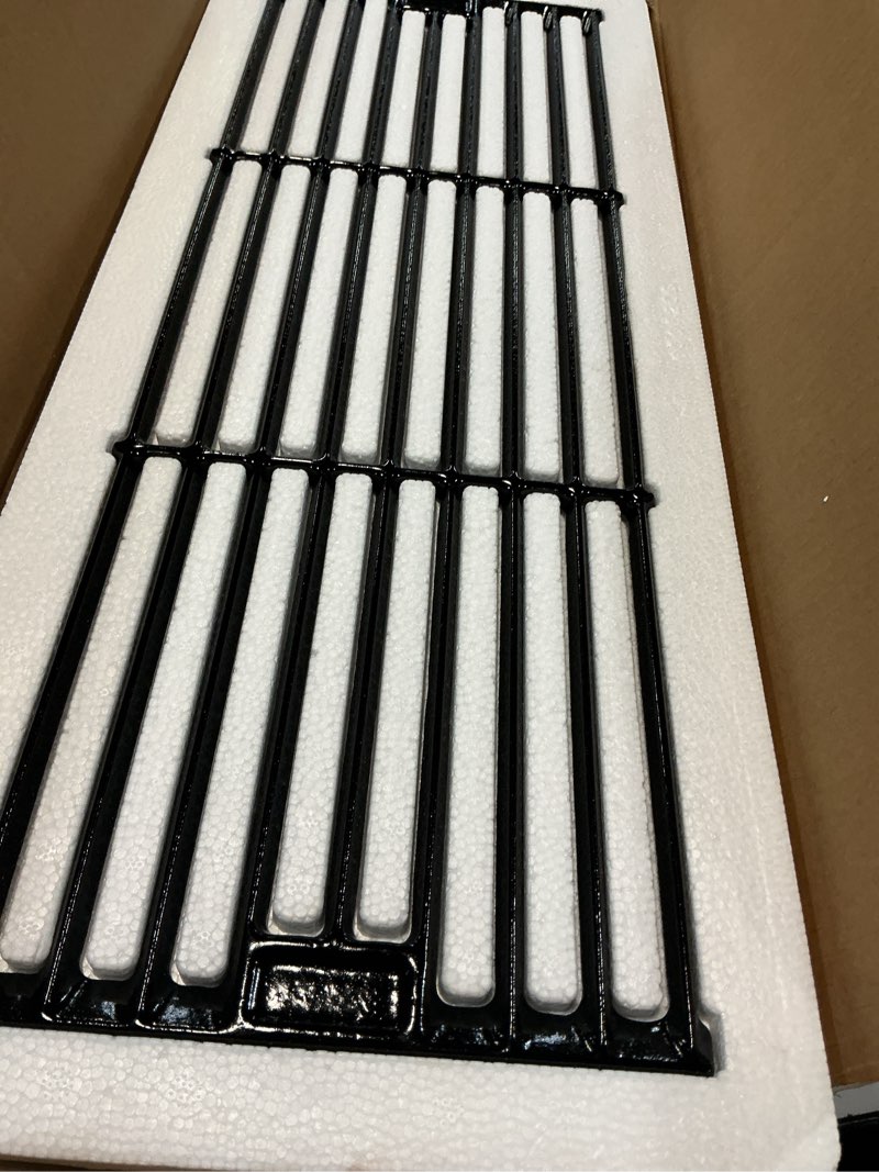 Condition photo showing Good Condition for uniflasy porcelain cast iron grill cooking grates for chargriller 5050, 3001, 3008, 3030, 3725, 4000, 2121, king griller 3008, 5252, 19 3/4 inch coated cast iron grill grid grates replacement