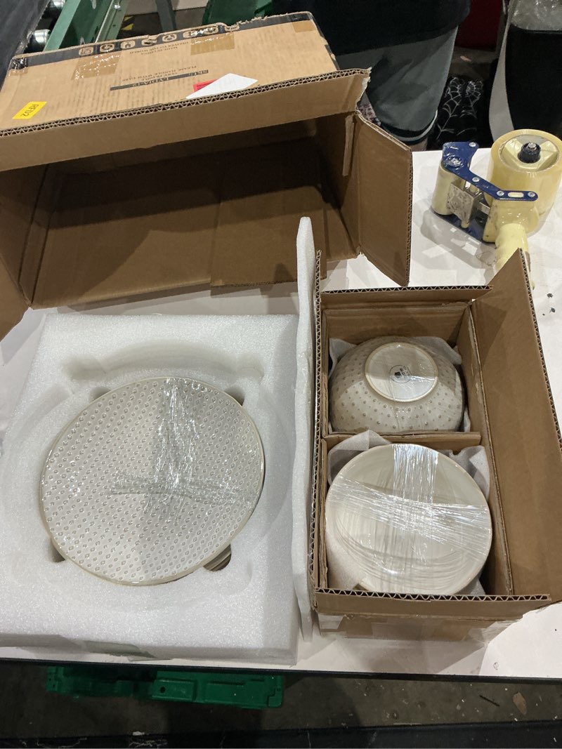 Condition photo showing Good Condition for malacasa 12 pieces dinnerware sets, modern relief design plates and bowls sets, white dish set for 4, kitchen ceramic dinner plates dishware set, microwave and dishwasher safe, series lydia service for 4 (12 pcs) white