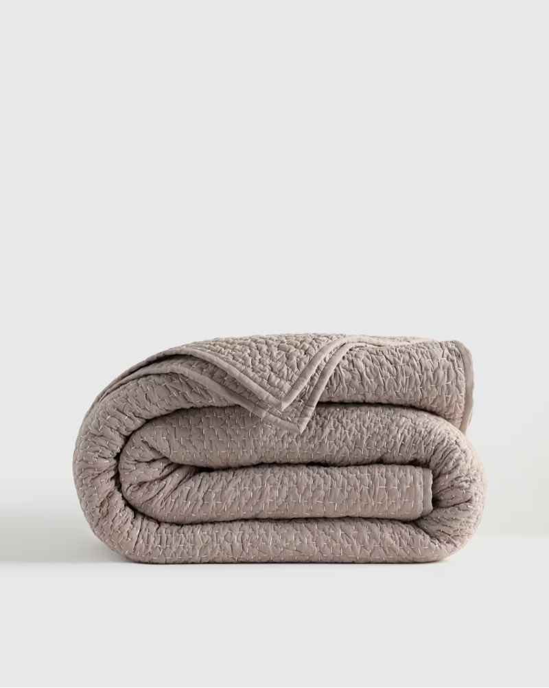 organic cotton hand stitched quilt (color: stone size: twin)