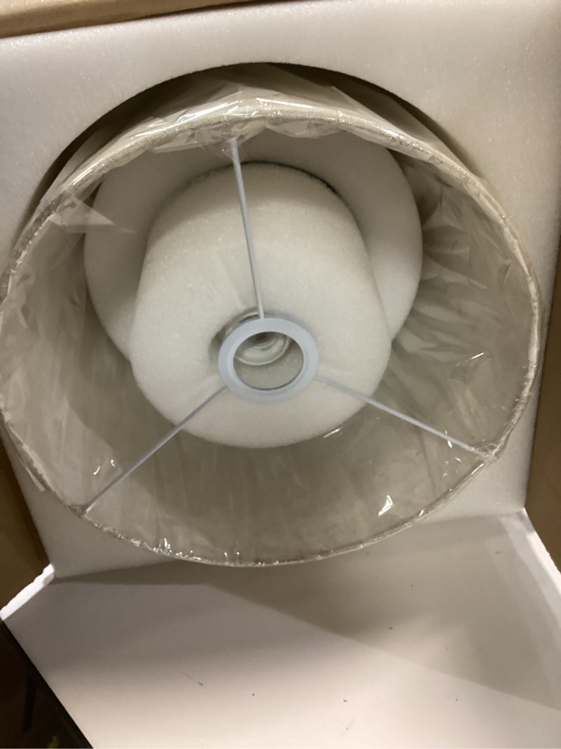 Condition photo showing Good Condition for Vintage Ceramic Table Lamp for Living Room, 18.3'' Modern Ceramic Table Lamps for Bedroom, Brass Accents, Retro Bedside Nightstand Traditional Lamps, Classic Chinoiserie Green Lamp for Home Decor