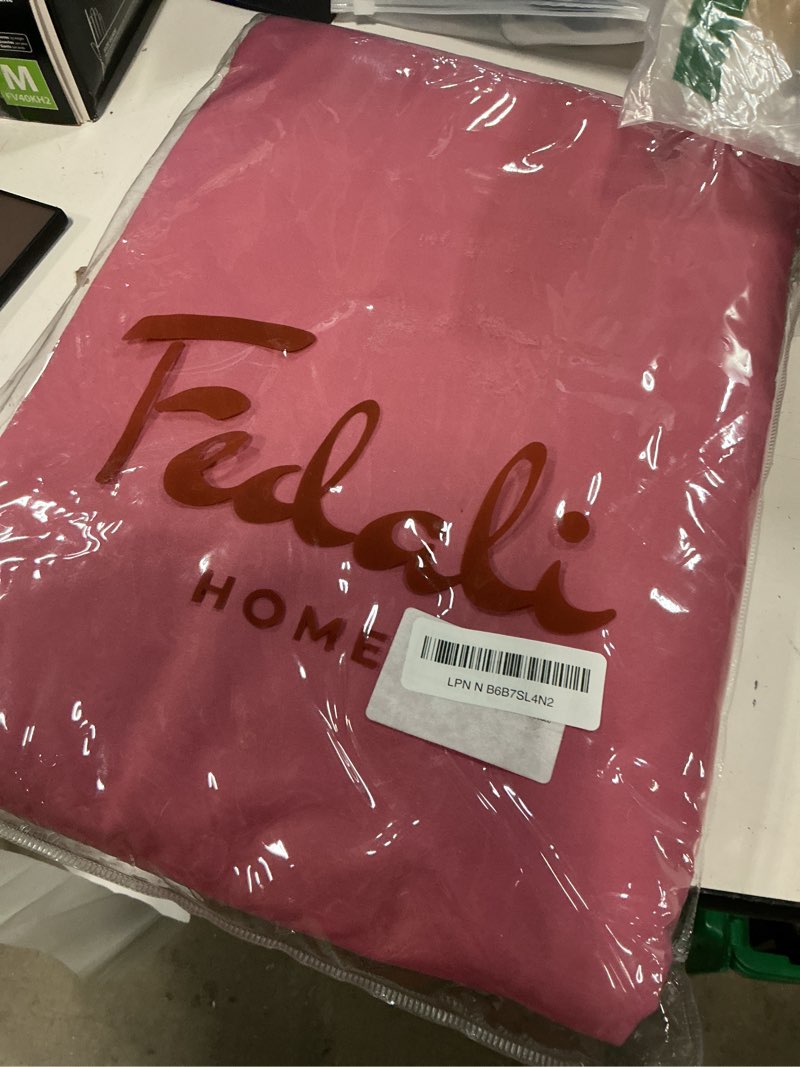 Condition photo showing New/Like New for rouge pink duvet cover queen size - extra cozy bedding - 160 gsm ultra soft duvet cover set with 2 pillow shams - 3 pieces - comforter not included rouge pink queen (90"x90")