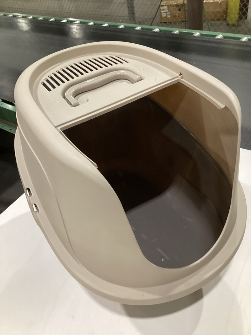 Condition photo showing Good Condition for Amazon Basics No-Mess Hooded Cat Litter Box, Standard, Multicolor, 21 in x 16 in x 15 in Multicolor Standard (Pack of 1)