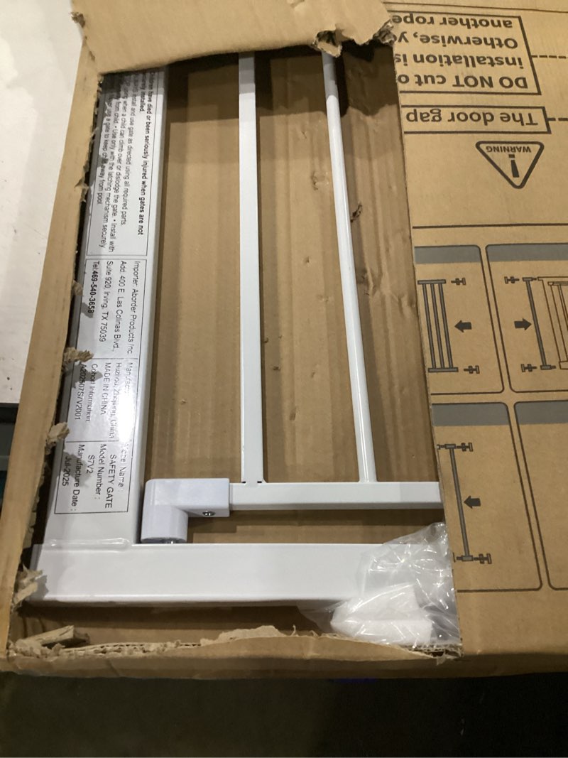 Condition photo showing Good Condition for cumbor 30-46" baby gate for stairs, auto close dog gate for doorways white | toddler safety essentials for the house, mom's choice awards winner-easy install pressure/hardware mounted pet gate for dogs