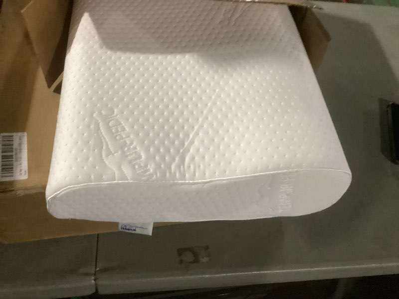 Condition photo showing Good Condition for tempur-pedic tempur-cloud pillow for sleeping, standard, white
