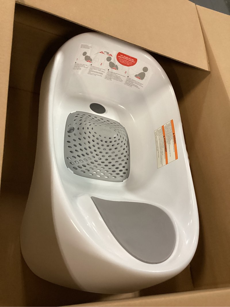 Condition photo showing Good Condition for Boon Soak 3 Stage Baby Bathtub - Baby Bath Tub with Three Support Positions for Newborn to Toddlers - Color Changing Drain Plug for Ideal Bath Temperature - Gray - Ages 0 to 18 Months and Up White 1 Count (Pack of 1)