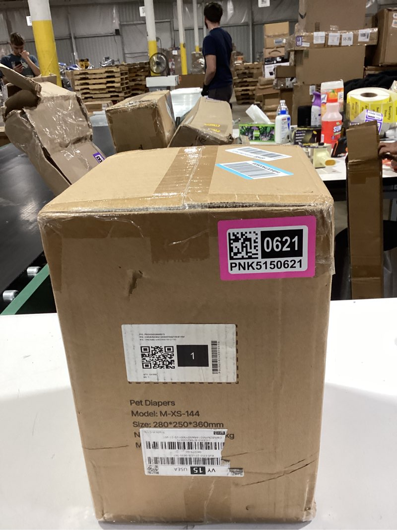 Condition photo showing New/Like New for vevor disposable dog diapers, super absorbent female dog diapers, 360° leak-proof female doggy pet diaper with wetness indicator for heat period, training, incontinence - xs, 144 count (2 packs of 72)