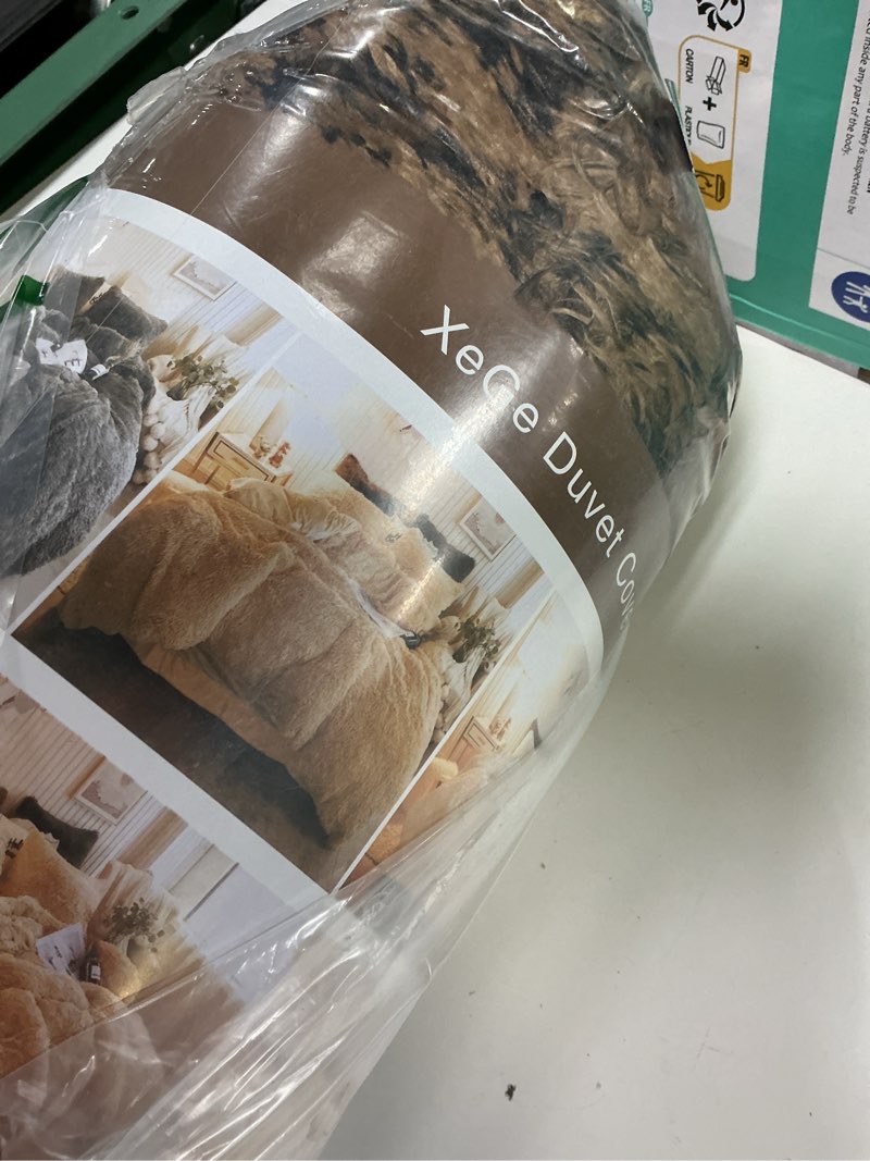 Condition photo showing Good Condition for XeGe Cheetah Print Fluffy Faux Fur Duvet Cover Set, 3 Pieces Soft Plush Shaggy Fuzzy Bedding Set(1 Faux Fur Leopard Print Comforter Cover + 2 Furry Pillow Cases), Zipper Closure(King, Brown) King Cheetah Print Brown