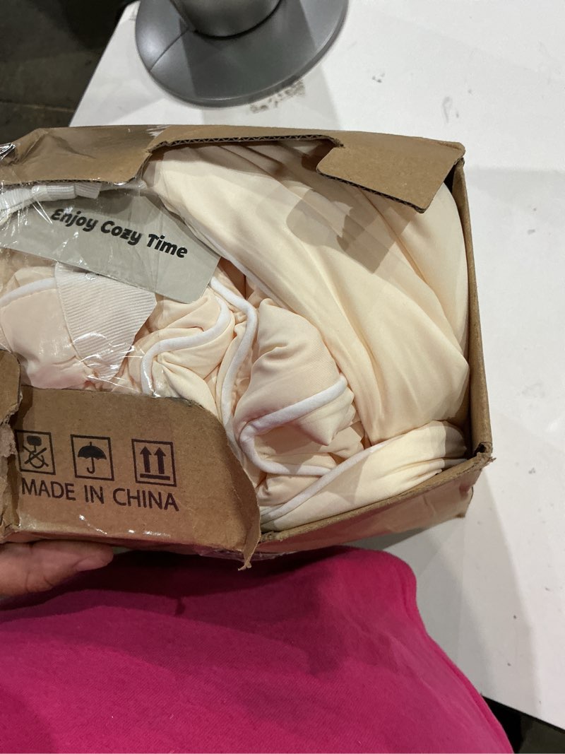 Condition photo showing Good Condition for cozy bliss cooling comforter queen size, cooling blankets for hot sleepers and night sweats, yellow summer comforter for queen size bed, breathable soft lightweight silk smooth yellow queen(90"*90")
