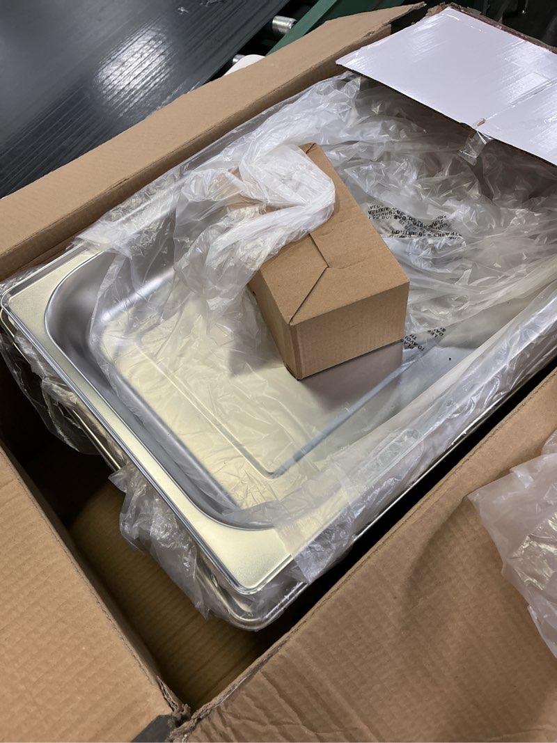 Condition photo showing Good Condition for Winco 201 Malibu 8 qt. Full-Size Chafer, Stainless Steel - Gold Accent