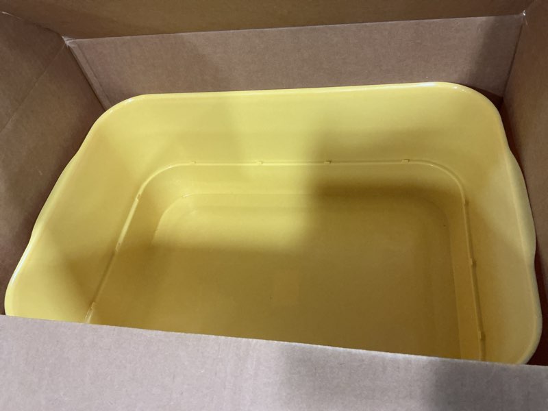 Condition photo showing Good Condition for Extra Large Cat Litter Box with High Sides,23.23"×16.34"×8.46",Jumbo Kitty Litter Box with Low Entry,XL Cat Boxes for Indoor Cats,Easy to Clean,Anti-Splashing (Yellow) Pure Yellow