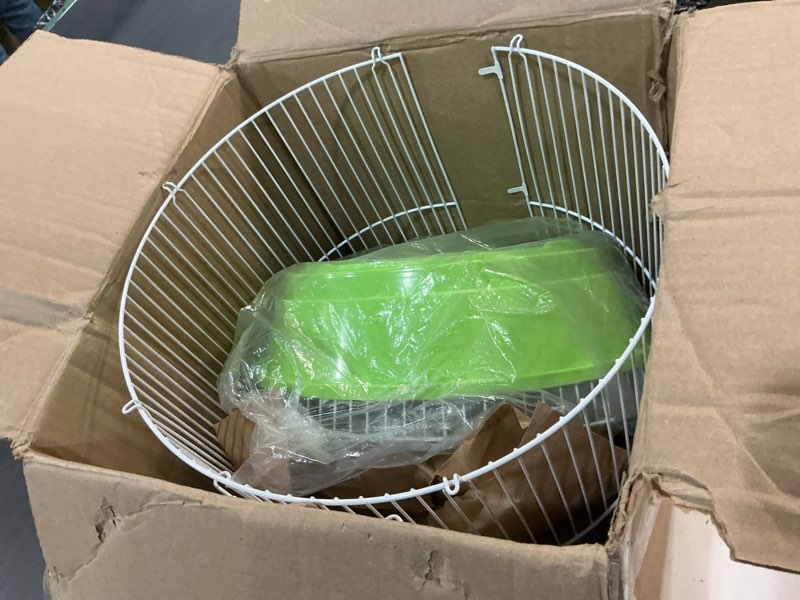 Condition photo showing Good Condition for Prevue Hendryx SP31999G Classic Round Bird Cage, Green,1/2"