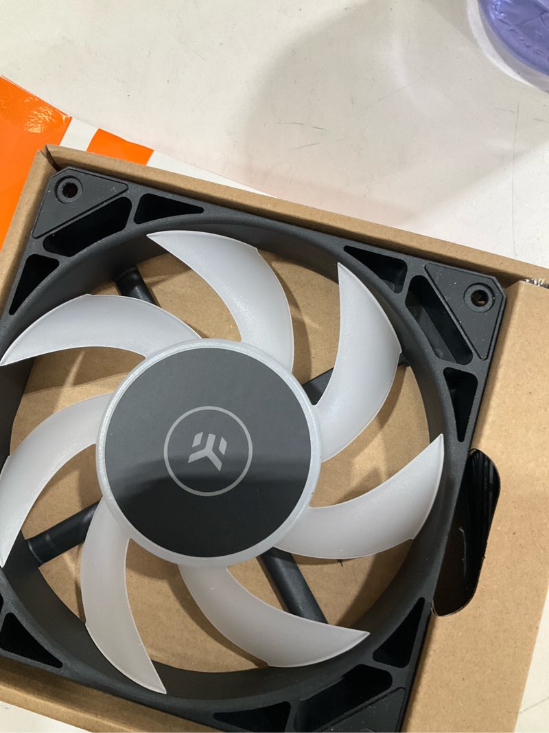 Condition photo showing Good Condition for ek ekwb loop fpt 140mm fan, 600-2200 rpm, digital rgb, black