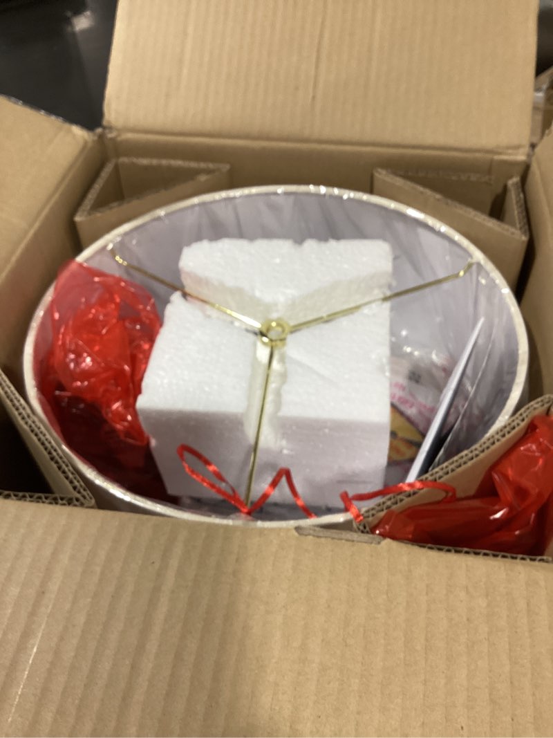 Condition photo showing Good Condition for jonathan y 21.5" white and navy blue ceramic ginger jar led table lamp, modern chinoiserie fishnet pattern with white linen shade and brass gold base, led bulb included jyl3043a