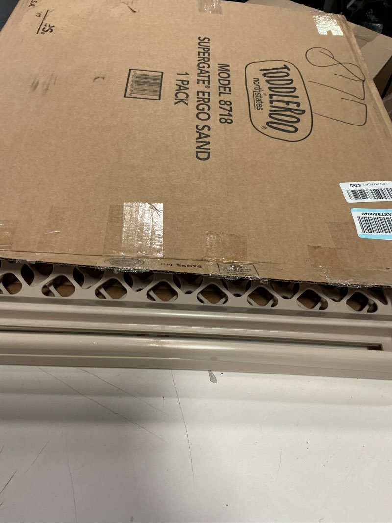 Condition photo showing Good Condition for Toddleroo by North States 42” Wide Supergate Ergo Baby Gate, Made in USA: For Doorways or stairways. Includes Wall Cups. Pressure or Hardware Mount. 26” - 42” Wide (26" Tall, Sand) (B01HG7E5R8)