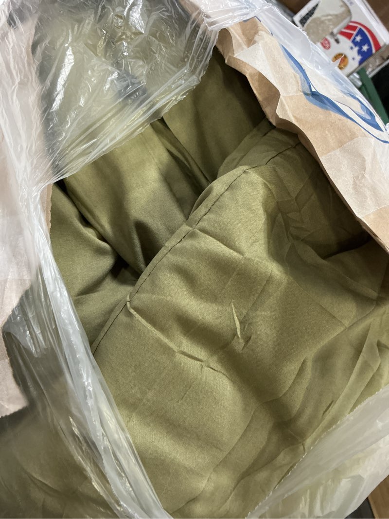 Condition photo showing Good Condition for rosgonia queen comforter set olive green, 3pcs bedding sets queen (1 boho olive comforter & 2 pillowcases), all season lightweight blanket quilt queen comforter 90"x90" olive green