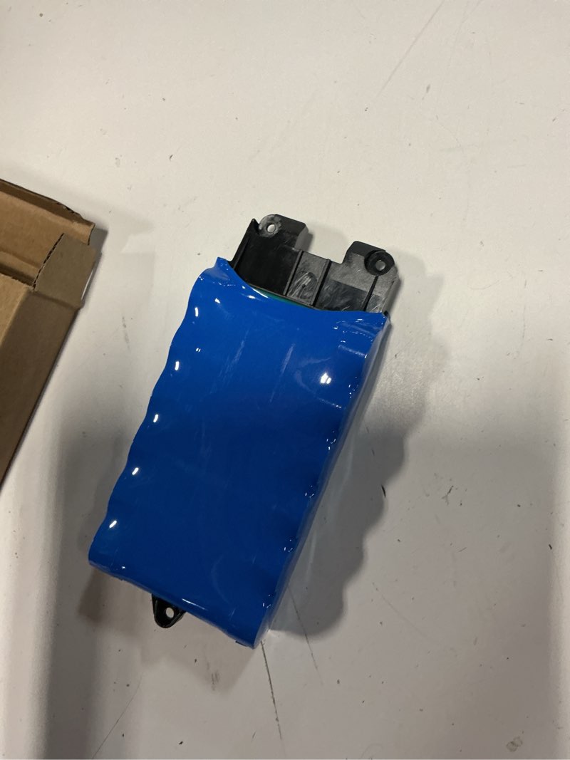 Condition photo showing New/Like New for pengjbatter 21.6v 4600mah xfbt620 replace battery, compatible with shark ix140 ix141 ix142 iz140 iz140c iz141c iz142 uz145 ix140h wz140 cordless vacuum cleaners rocket pet stick rocket pro