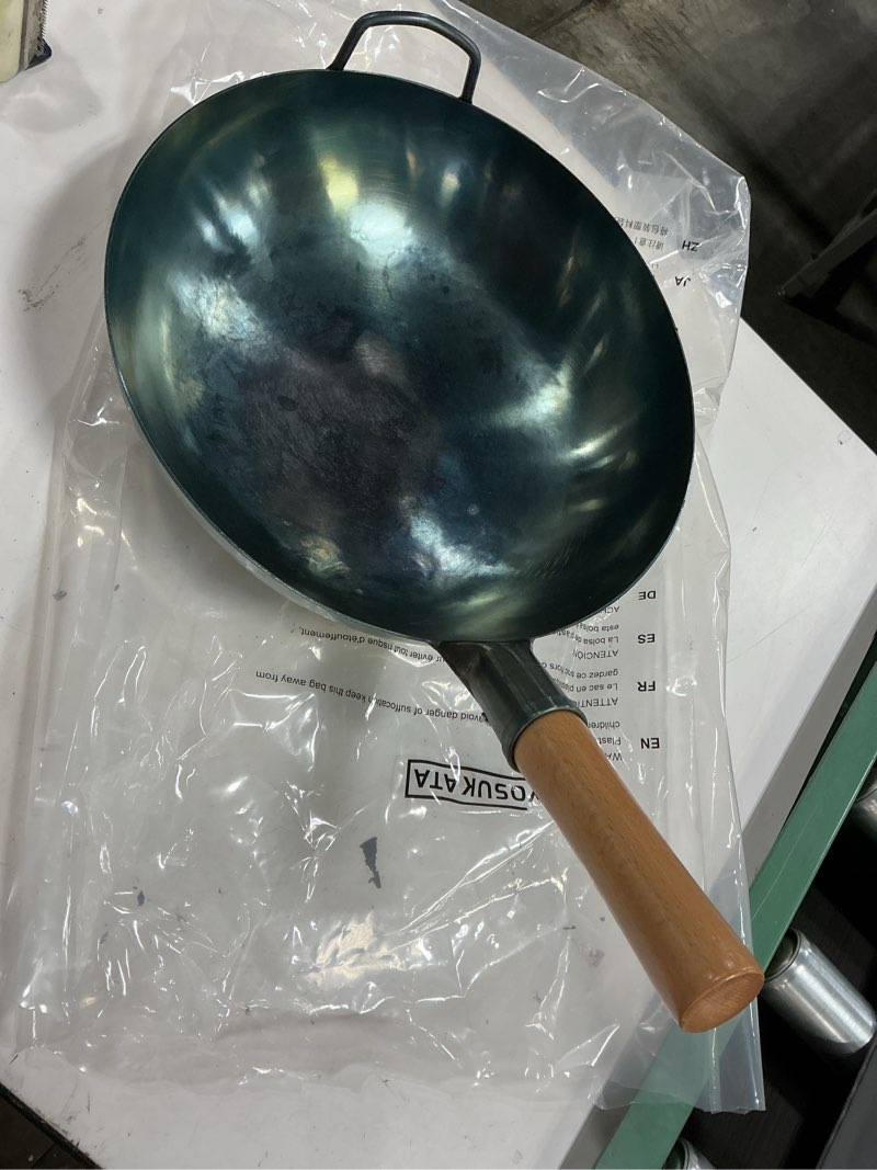 Condition photo showing Good Condition for yosukata 14” round bottom carbon steel wok pan – blue pre-seasoned pow wok for stir fry, bbq & camping – traditional japanese & chinese cookware – compatible with gas stoves & open fire only 14 inches blue