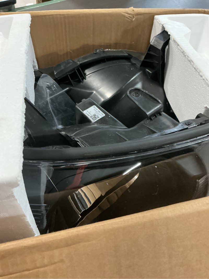 Condition photo showing As Is for Nilight Headlight Assembly for 2005 2006 2007 2008 2009 2010 2011 Toyota Tacoma Replacement Headlamp Black Housing Amber Reflector Black Housing + Amber Reflector