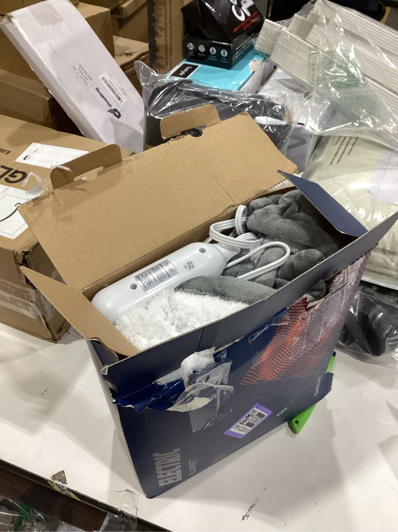 Condition photo showing Good Condition for Bedsure Heated Blanket Throw Blanket - Fast Heating Electric Blanket, Soft Flannel Heated Throw with 4 Time Settings, 6 Heating Settings, Warm Gifts for Grandma & Grandpa & Seniors (50“x60”, Grey) 01 - Grey Throw