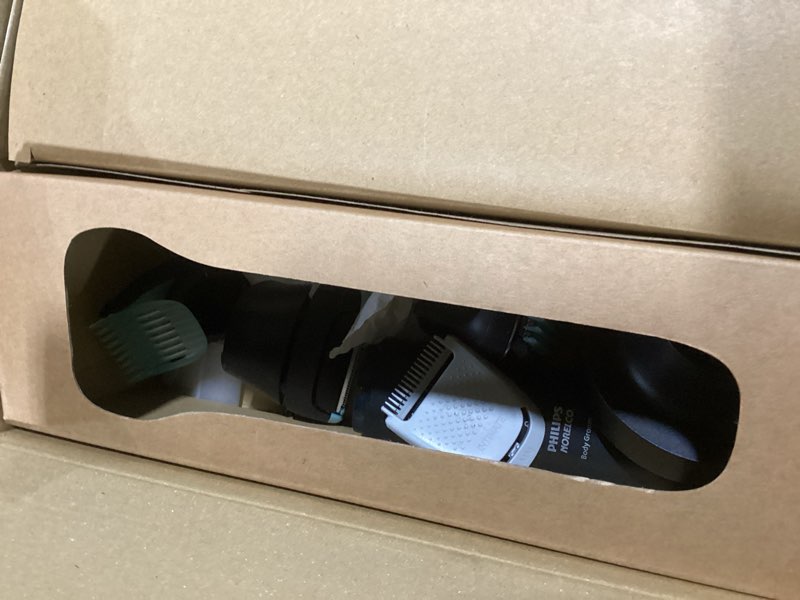 Condition photo showing Good Condition for philips norelco body groomer 7000 series, men's whole body groomer, contour-following 2d flexing head, triple protect shave system & intimate body hair trimmer, 100% showerproof, bg7480/50 bg7480/50 black