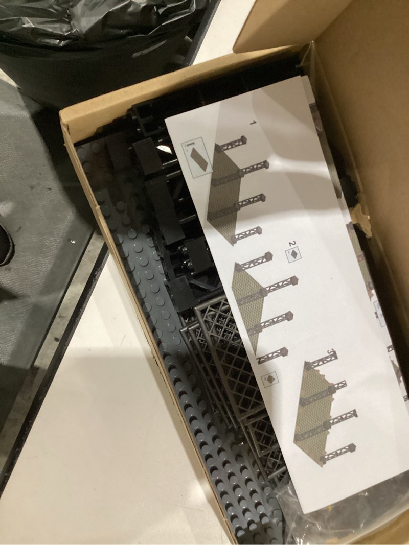 Condition photo showing New/Like New for military base cage animals accessories: military police jail chain building block sets,jurassic dinosaur cage fence rope bricks parts and pieces toys (1pcs) d-long