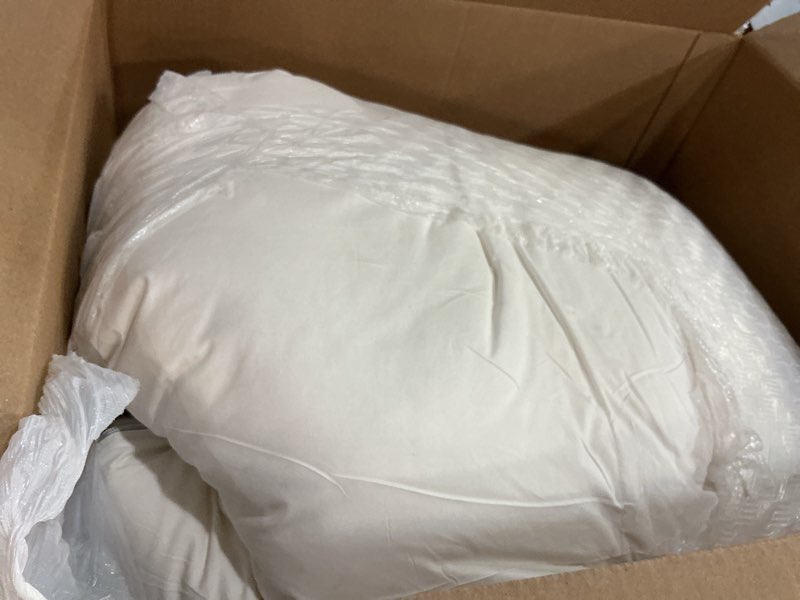Condition photo showing Good Condition for ubauba goose feather down fiber comforter full size - all season white fluffy duvet insert - luxurious hotel bedding comforter - ultra soft 100% cotton cover, medium warmth (82x86 inch) white full