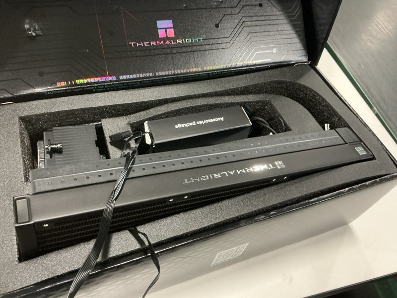 https://lotting-media.assets.bidfta.com/lotting_18a6c8e1-3ed7-4a30-abe6-8314b3aaeaae
