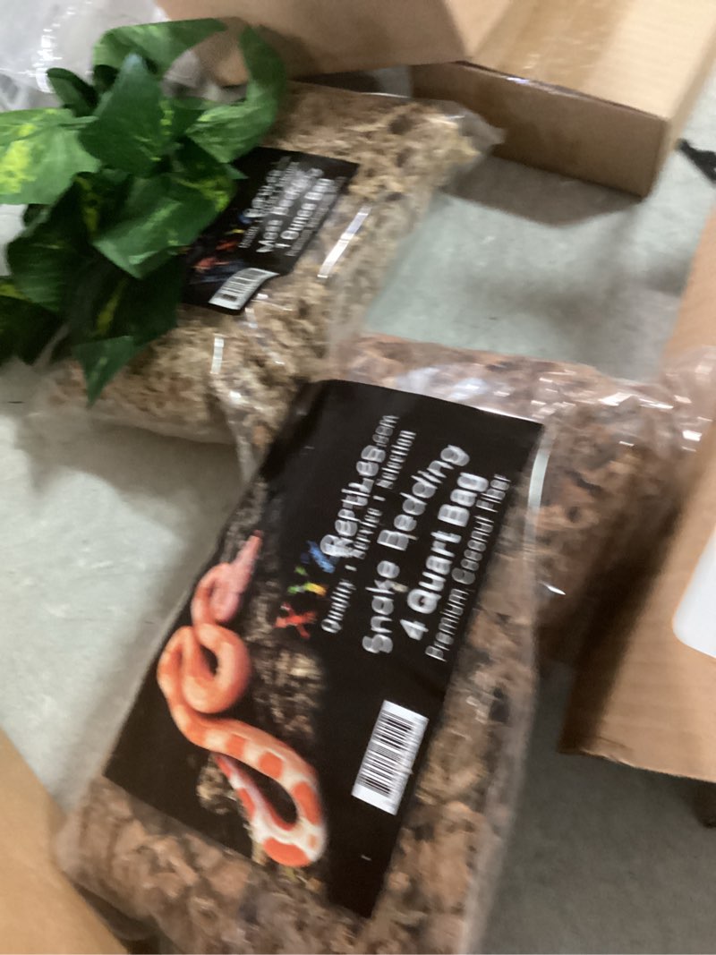 Condition photo showing Good Condition for XYZReptiles Premium Coconut Fiber Substrate Snake Bedding Reptile Bedding Terrarium Bedding 4 Quart Bag  