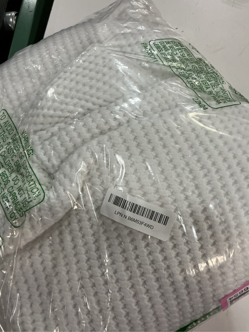 Condition photo showing Good Condition for palassio white 100% cotton quilt california cal king size bedding sets with 2 pillow shams, textured oversized lightweight bedspread shabby chic coverlet, soft bed cover for all season, 3 pieces block-white california king(118"x106"?