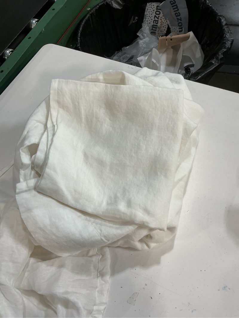 Condition photo showing Good Condition for quince european line duvet cover set 3 piece white king 