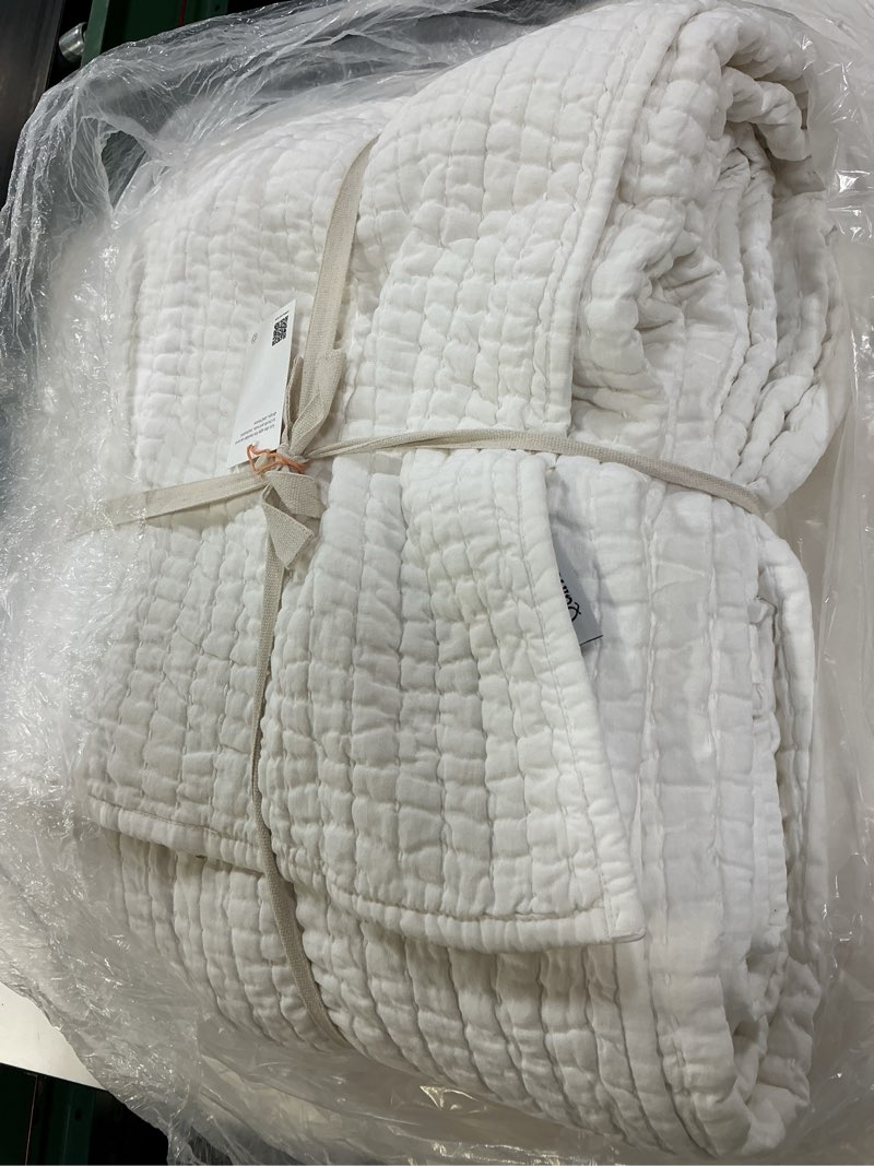 Condition photo showing Good Condition for european linen cotton stitch quilt, king/cal king, white