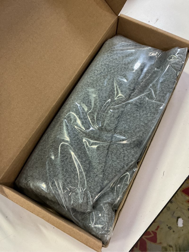 Condition photo showing Good Condition for USB Heating Pad, 5V 3A Fast Heating with 3 Heat Settings & Auto Off, Travel Heating Pad for Neck, Shoulder, Back,Knee & Period Cramps. 12"x16" Fleece Heated Pad with USB-A to USB-C Cable, Grey