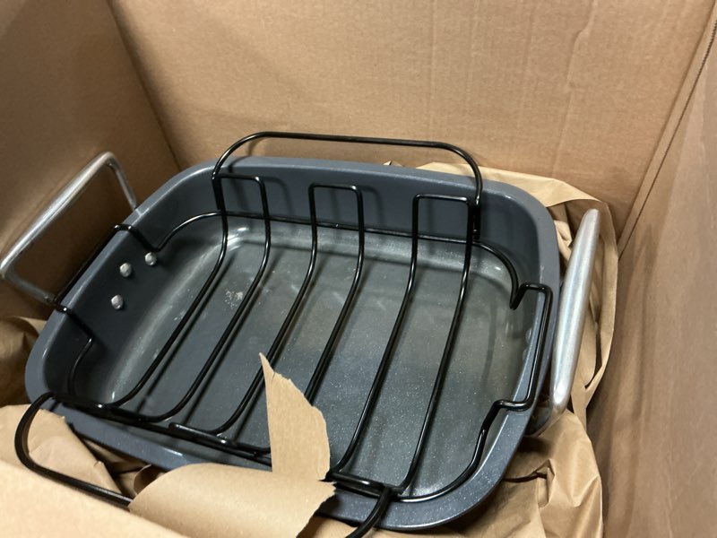 Condition photo showing Good Condition for HONGBAKE Extra Large Turkey Roasting Pan with Rack (U-Shaped), 18.7×13.6 Inch Nonstick Roaster Pan for 25 lb Turkey & Chicken, Deep Turkey Tray for Oven, Wider Handles, 0.8 mm Heavy Duty Steel, Gray